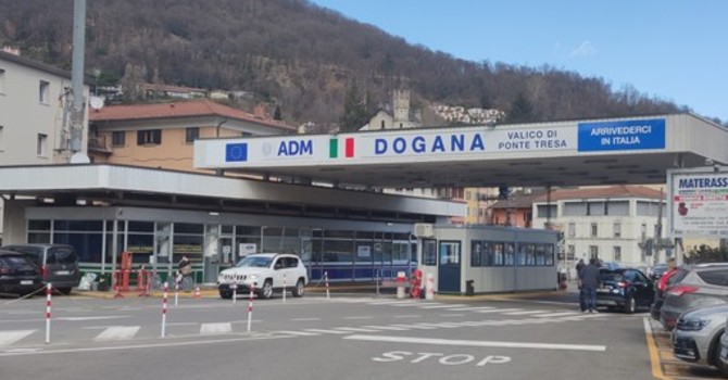 Fermato al valico di Ponte Tresa con la droga in auto: ucraino arrestato Fermato al valico di Ponte Tresa con la droga in auto: ucraino arrestato