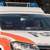 Esce di strada con l'auto e finisce contro un muro: automobilista muore in Canton Ticino Esce di strada con l'auto e finisce contro un muro: automobilista muore in Canton Ticino