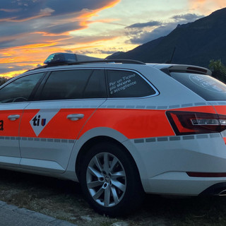 Supera di ottanta chilometri il limite: motociclista denunciato in Canton Ticino