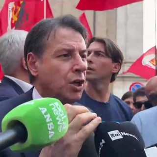 Legge elettorale, Conte in piazza con Onorato: "Norma raccolta firme oscena e incostituzionale"
