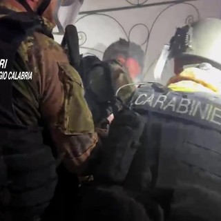 'Ndrangheta, latitante si nascondeva in un villaggio turistico - Il video della cattura 'Ndrangheta, latitante si nascondeva in un villaggio turistico - Il video della cattura