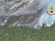 Abruzzo in fiamme, droni e Canadair in azione per spegnere gli incendi