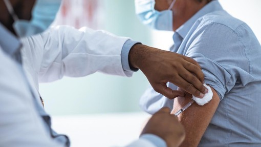 Swissmedic approva l’estensione della terza dose del vaccino  a tutte le persone di età pari o superiore ai 16 anni