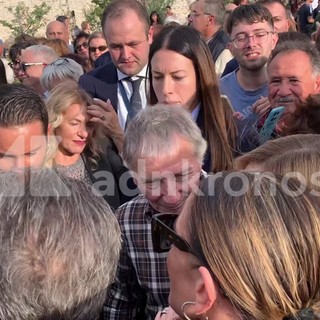 Meloni nelle Marche, bagno di folla ad Ascoli Piceno Meloni nelle Marche, bagno di folla ad Ascoli Piceno