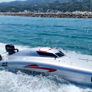 Grande spettacolo delle F1 del mare a Rodi Garganico Grande spettacolo delle F1 del mare a Rodi Garganico