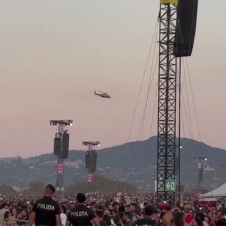Ultimo arriva in elicottero, prende il via concerto dell'anno Ultimo arriva in elicottero, prende il via concerto dell'anno