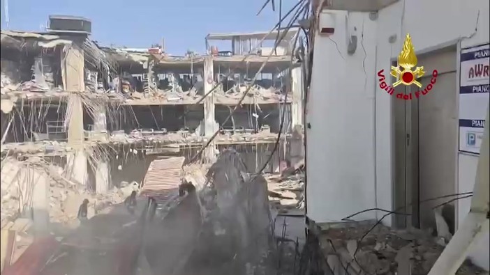 A Messina esplode bombola di gas, il video dell'edificio crollato