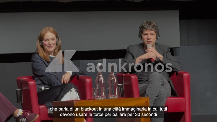 Jesse Eisenberg: "Elezioni Midterm Usa? Sono a disagio a parlarne" Jesse Eisenberg: "Elezioni Midterm Usa? Sono a disagio a parlarne"