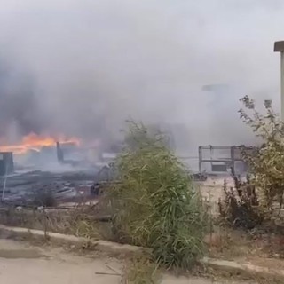 Incendi in Sicilia, bruciano capannoni industriali a Termini Imerese