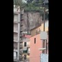 Terremoto a Pozzuoli, la parete di roccia crolla Terremoto a Pozzuoli, la parete di roccia crolla