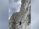 Francia, cade con il parapendio su una parete rocciosa: il soccorso incredibile in elicottero Francia, cade con il parapendio su una parete rocciosa: il soccorso incredibile in elicottero