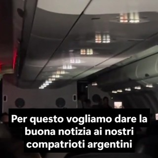 Lo scherzo del pilota aereo che fa le congratulazioni...all'Argentina