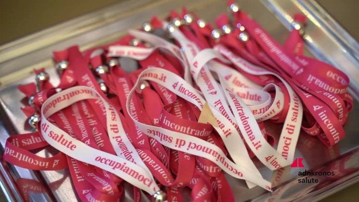 Tumori: Manifesto IncontraDonna, in cancro al seno più screening e test genetici Tumori: Manifesto IncontraDonna, in cancro al seno più screening e test genetici