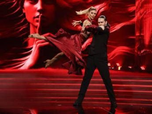 Ballando, Lucarelli furiosa con Colombari-Favilla: "Vi metterei le mani addosso"