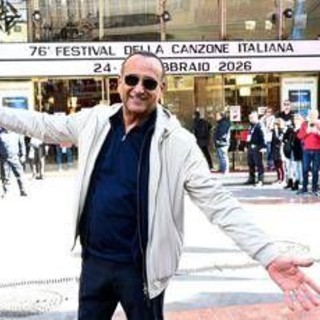 Sanremo, Carlo Conti batte il cinque: Festival 2026 tra prime volte e autocelebrazione