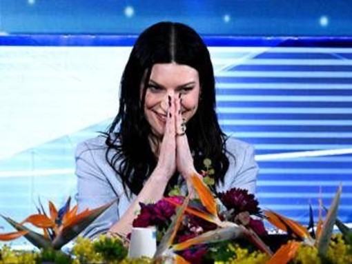Sanremo, Pausini a Conti: "Ora per me sei un uomo importante come Baudo"