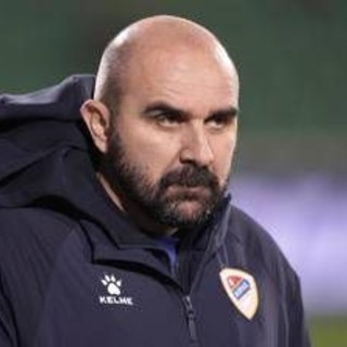 Dramma nel calcio serbo, allenatore muore durante una partita Dramma nel calcio serbo, allenatore muore durante una partita