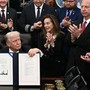 Trump firma la legge, finisce lo shutdown più lungo della storia