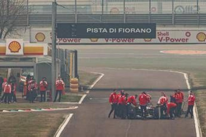 Ferrari, subito problemi con la SF-26? Hamilton si ferma nel test a Fiorano, cos'è successo