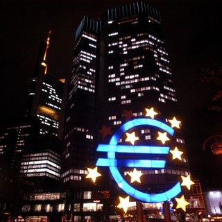 Bce, tassi fermi ma conflitto in Mo frena crescita e rilancia l’inflazione