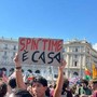 Roma, corteo Spin Time: "Città è di chi la vive non di chi specula" Roma, corteo Spin Time: "Città è di chi la vive non di chi specula"