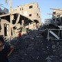 Gaza, &quot;almeno 25 palestinesi uccisi dall'alba&quot;. Hamas replica a Trump