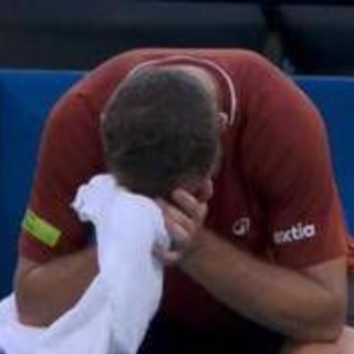 Gaston in lacrime contro Sinner, perché si è ritirato e i 'fantasmi' di Cobolli e Darderi