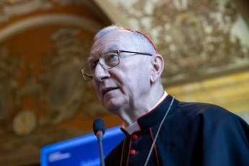 Parolin bacchetta Roccella: &quot;Ad Auschwitz non si va in gita ma per memoria di immane tragedia&quot;