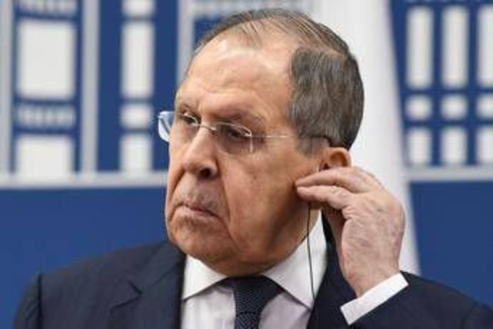 Putin ha cancellato Lavrov? Il mistero del ministro, parla ma non si vede Putin ha cancellato Lavrov? Il mistero del ministro, parla ma non si vede