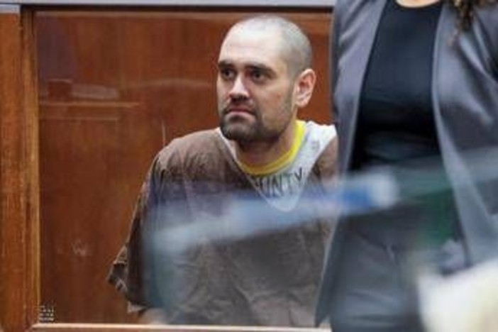 Omicidio di Rob Reiner e della moglie Michelle, il figlio Nick: "Non li ho uccisi io" Omicidio di Rob Reiner e della moglie Michelle, il figlio Nick: "Non li ho uccisi io"