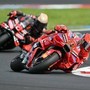 MotoGp, Marquez trionfa nel Gp di San Marino. Secondo Bezzecchi, cade Bagnaia