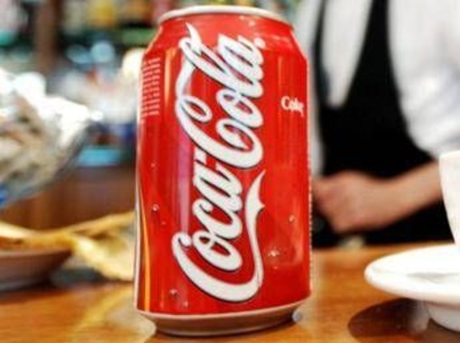Coca-Cola, Trump rivendica: &quot;Convinti a usare zucchero canna al posto di sciroppo mais&quot;