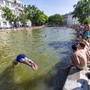 Ondata di caldo in Europa: nuovo record in Francia, scuole chiuse e treni cancellati in Gb Ondata di caldo in Europa: nuovo record in Francia, scuole chiuse e treni cancellati in Gb
