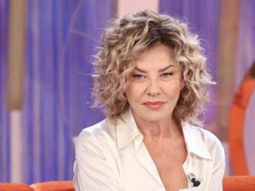 La volta buona, Eva Grimaldi: &quot;Sono rimasta un anno senza seno per un chirurgo incompetente&quot;