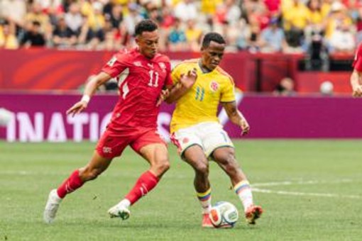 Svizzera-Colombia, proteste ai Mondiali: elvetici chiedono due rigori e un rosso Svizzera-Colombia, proteste ai Mondiali: elvetici chiedono due rigori e un rosso
