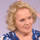 Katia Ricciarelli ricorda Pippo Baudo: "Tra noi non ha funzionato perché c'erano silenzi infiniti" Katia Ricciarelli ricorda Pippo Baudo: "Tra noi non ha funzionato perché c'erano silenzi infiniti"
