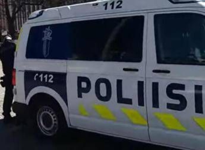 Finlandia, attacco con coltello in centro commerciale: diversi feriti. Un arresto