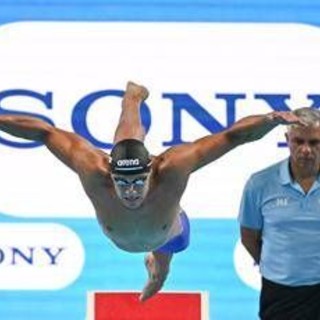Mondiali nuoto, Martinenghi argento nei 100 rana. Bronzo per Ceccon nei 50 delfino