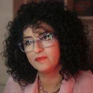 Narges Mohammadi, la famiglia denuncia: "Negata visita medica dopo pestaggio" Narges Mohammadi, la famiglia denuncia: "Negata visita medica dopo pestaggio"