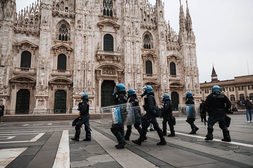 Allarme cortei, oltre 150 perquisizioni a Milano, Monza e in altre 20 città