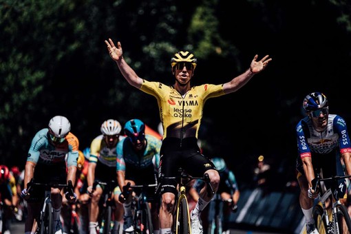 Tripletta di Brennan alla Vuelta, Mas sempre in maglia rossa