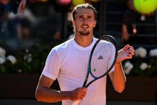 Zverev: &quot;Non so se Djokovic vuole ancora giocare&quot;. Poi attacca campi e palline di Roma