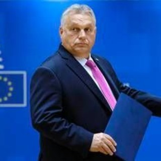 Dazi, Orban: &quot;Trump si è mangiato von der Leyen per colazione&quot;