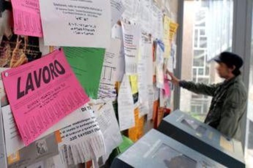 Chi cerca lavoro non pensa solo a stipendio, per 4 su 10 benessere è decisivo Chi cerca lavoro non pensa solo a stipendio, per 4 su 10 benessere è decisivo