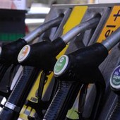 Carburanti, verso proroga sconti sulle accise: obiettivo dl con misure selettive entro fine mese Carburanti, verso proroga sconti sulle accise: obiettivo dl con misure selettive entro fine mese