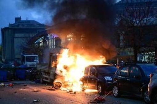 Genoa-Inter, scontri tra tifosi prima della partita. Cosa sta succedendo Genoa-Inter, scontri tra tifosi prima della partita. Cosa sta succedendo