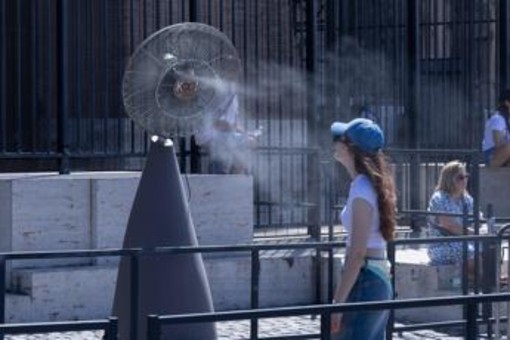 Tra quinta ondata di caldo estremo e maltempo, il meteo spacca in due l'Italia: le previsioni Tra quinta ondata di caldo estremo e maltempo, il meteo spacca in due l'Italia: le previsioni