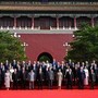 D'Alema e la foto con Putin e Kim a Pechino: &quot;C'era l'80% dell'umanità, isolarli è da coglio...&quot;
