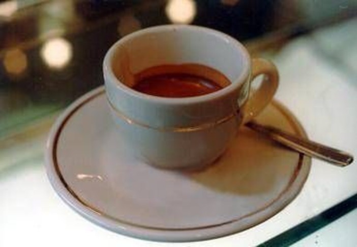 Il caffè e l'effetto sul sonno, lo studio e l'orario ideale per l'ultima tazzina Il caffè e l'effetto sul sonno, lo studio e l'orario ideale per l'ultima tazzina