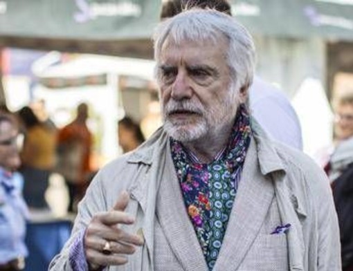 Prof accoltellata da studente 13enne, Crepet: "Violenza a portata di click, serve più autorevolezza" Prof accoltellata da studente 13enne, Crepet: "Violenza a portata di click, serve più autorevolezza"
